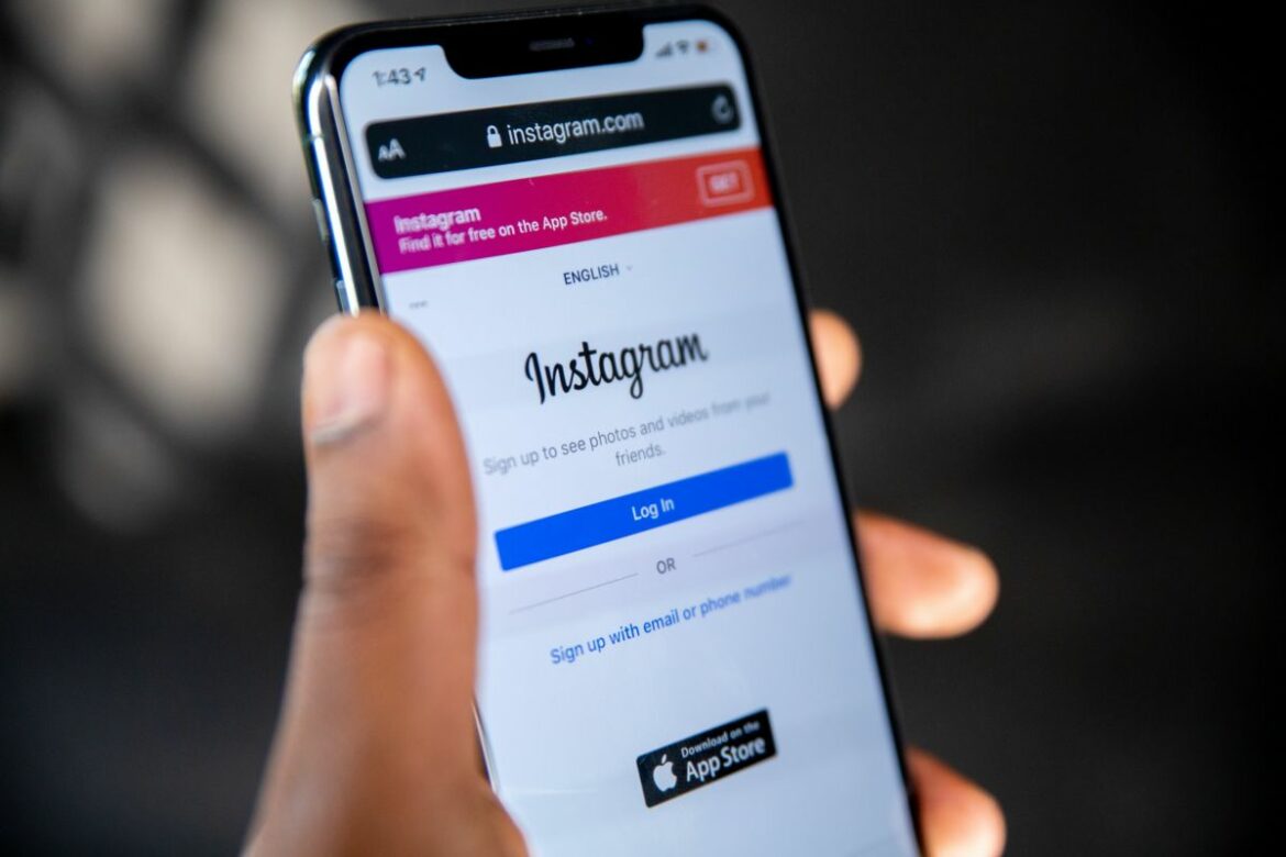 Save and Share Instagram Moments: How to Choose the Right Instagram Video Downloader
